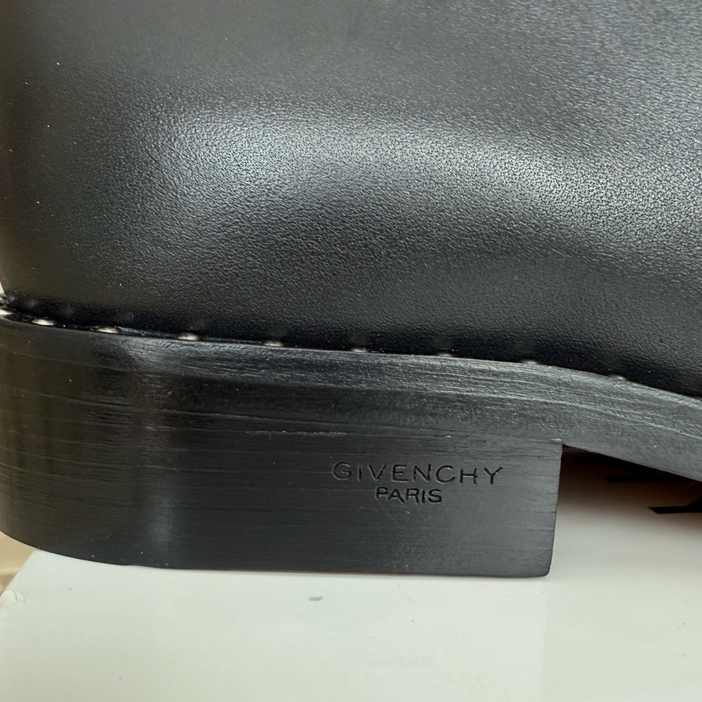 NWT Givenchy Black Elegant Studded Oxfords - Picture 8 of 13